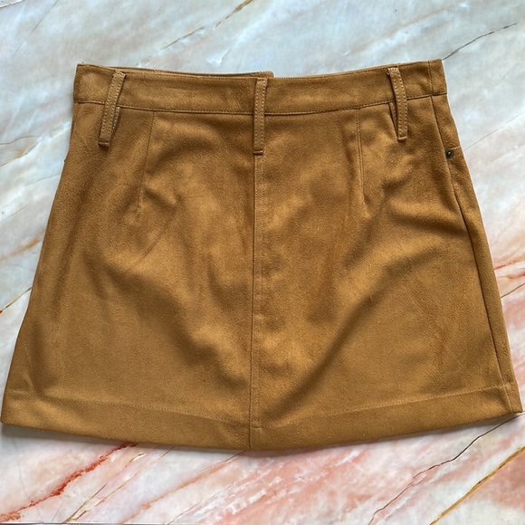 MRP | Faux suede button front mini skirt - Picture 5 of 6